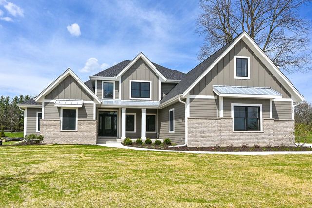 254 River Oaks CIRCLE, Delafield, WI 53018
