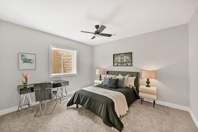 254 River Oaks CIRCLE, Delafield, WI 53018