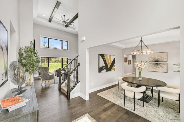 254 River Oaks CIRCLE, Delafield, WI 53018