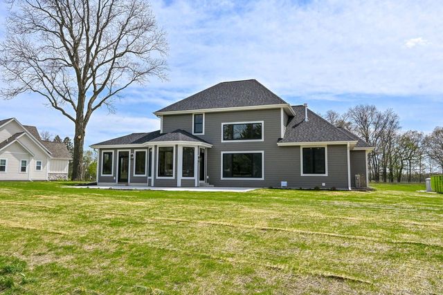 254 River Oaks CIRCLE, Delafield, WI 53018