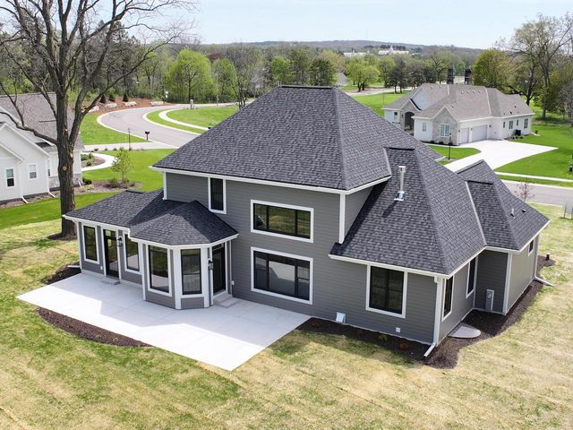 254 River Oaks CIRCLE, Delafield, WI 53018