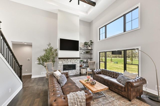 254 River Oaks CIRCLE, Delafield, WI 53018