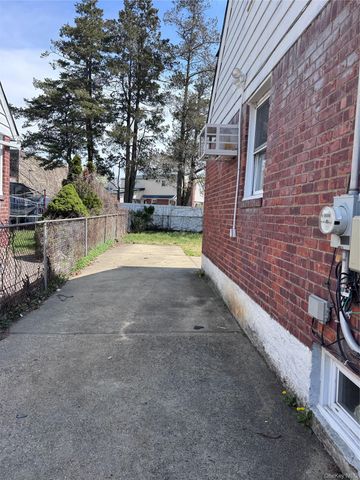 21 Boden Avenue, Valley Stream, NY 11580