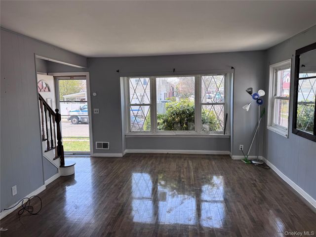 21 Boden Avenue, Valley Stream, NY 11580
