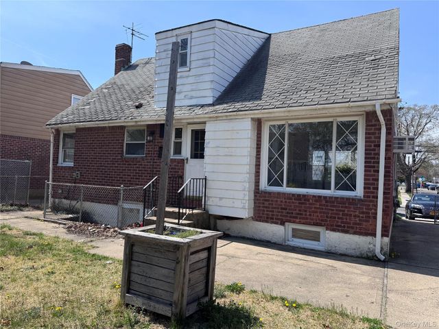 21 Boden Avenue, Valley Stream, NY 11580