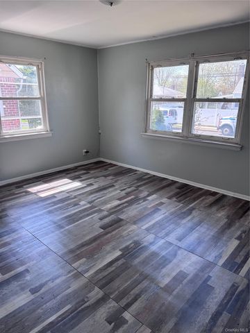 21 Boden Avenue, Valley Stream, NY 11580