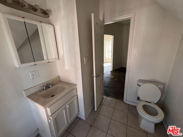 933 E 28th Street, Los Angeles, CA 90011
