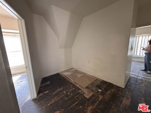 933 E 28th Street, Los Angeles, CA 90011
