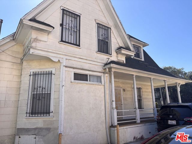 933 E 28th Street, Los Angeles, CA 90011
