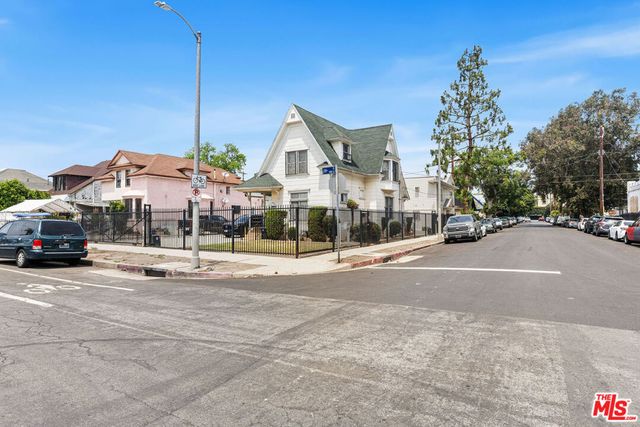 933 E 28th Street, Los Angeles, CA 90011
