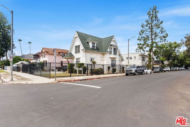 933 E 28th Street, Los Angeles, CA 90011