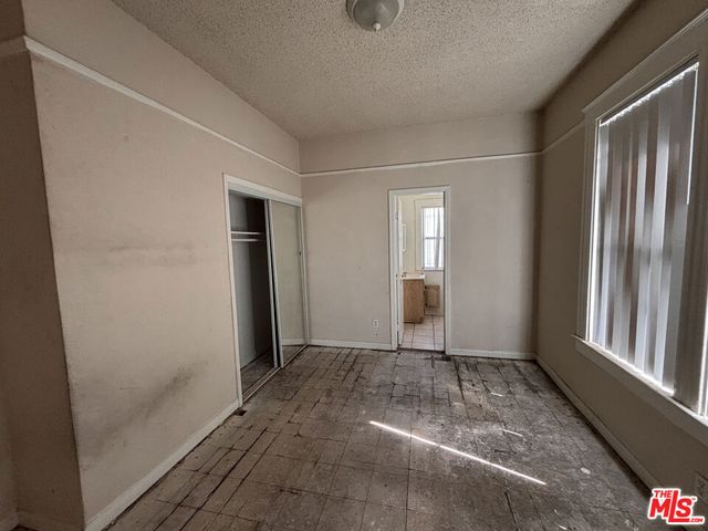 933 E 28th Street, Los Angeles, CA 90011