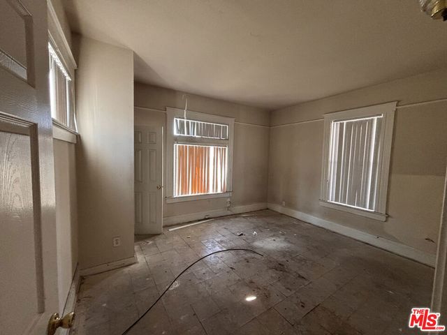 933 E 28th Street, Los Angeles, CA 90011