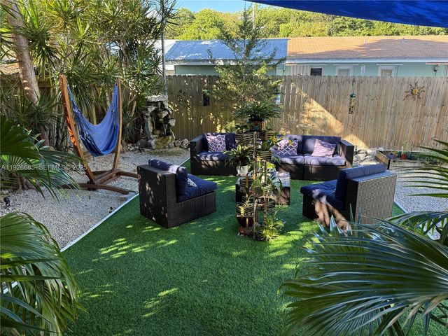 8 N End Rd, Key Largo, FL 33037