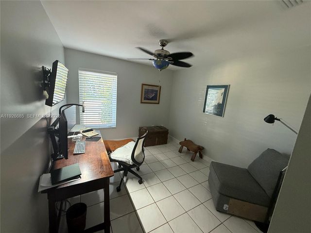 8 N End Rd, Key Largo, FL 33037