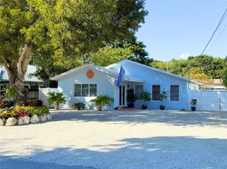 8 N End Rd, Key Largo, FL 33037