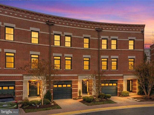 12138 CHANCERY STATION CIR, Reston, VA 20190