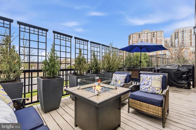 12138 CHANCERY STATION CIR, Reston, VA 20190