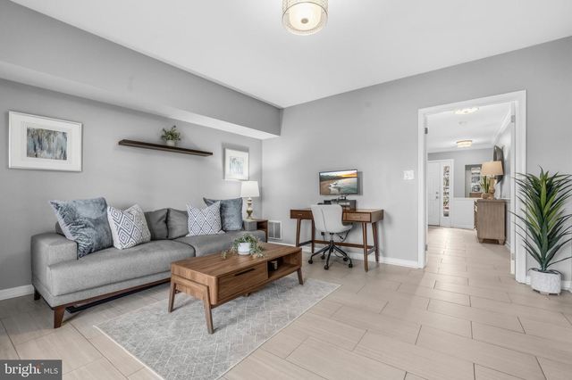 12138 CHANCERY STATION CIR, Reston, VA 20190