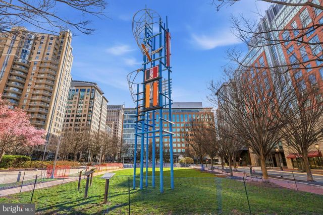 12138 CHANCERY STATION CIR, Reston, VA 20190