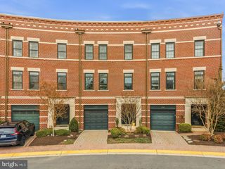 12138 CHANCERY STATION CIR, Reston, VA 20190