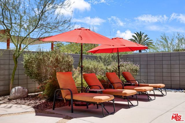 1090 Azure Court, Palm Springs, CA 92262