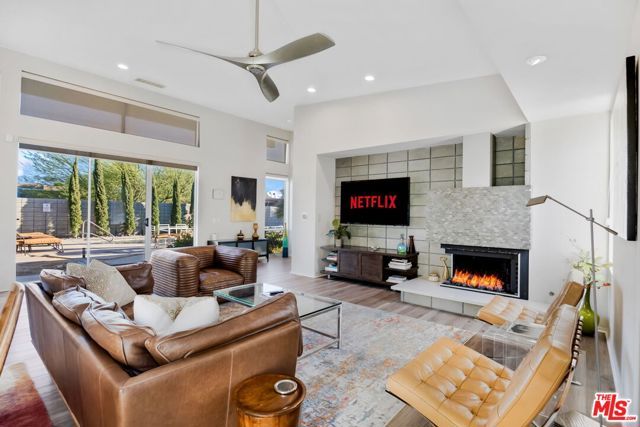 1090 Azure Court, Palm Springs, CA 92262