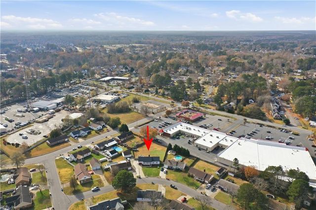 316 Melonie CT, Chesapeake, VA 23322