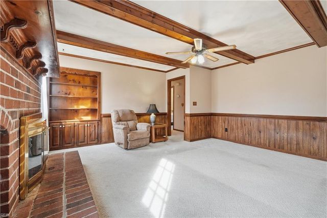 316 Melonie CT, Chesapeake, VA 23322