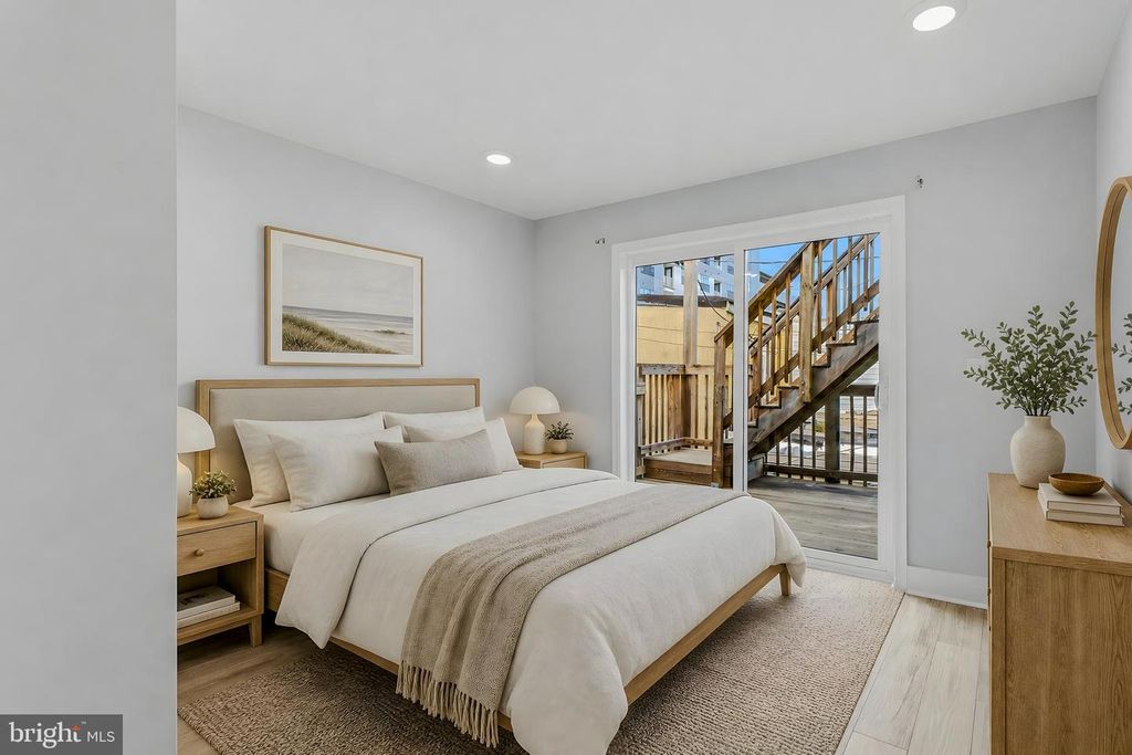 Image 23 of property listing at 1748 S HANOVER ST, Baltimore, MD 21230