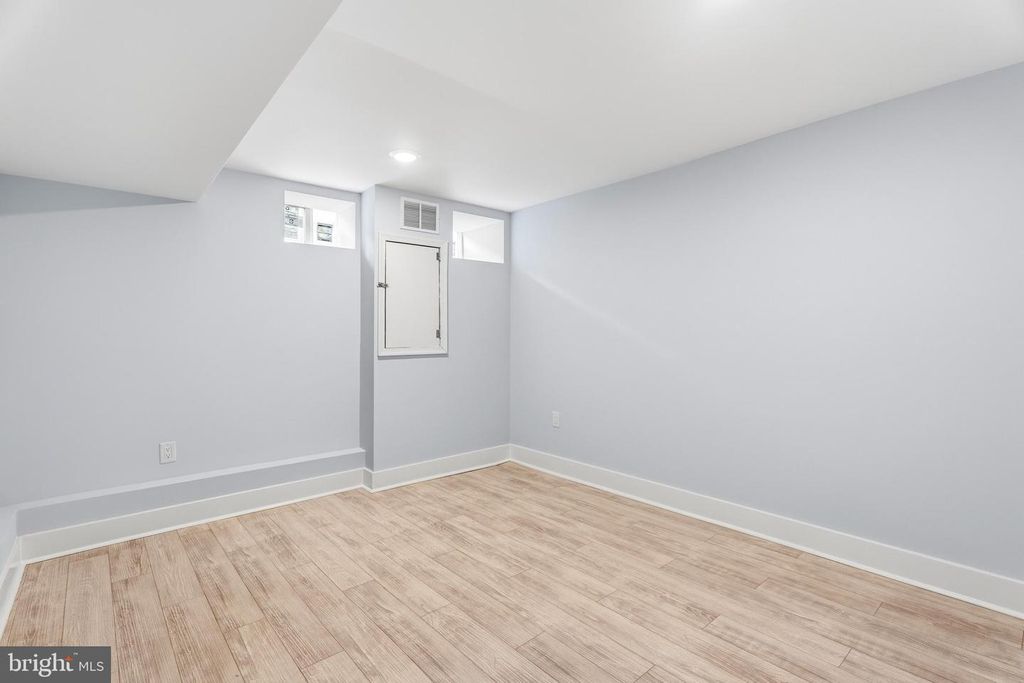 Image 31 of property listing at 1748 S HANOVER ST, Baltimore, MD 21230