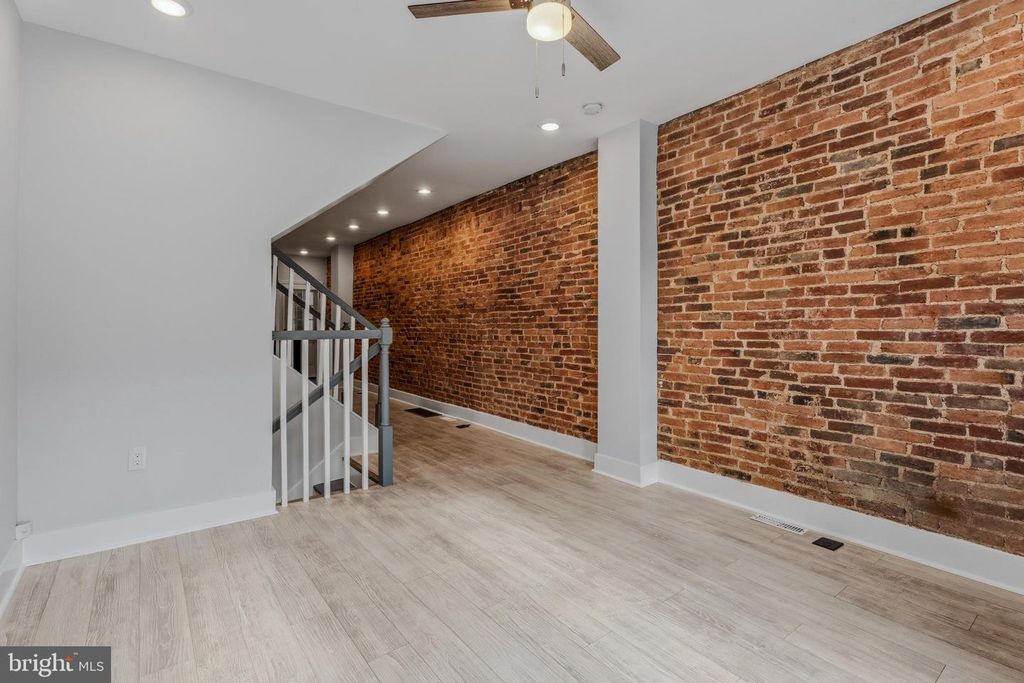 Image 6 of property listing at 1748 S HANOVER ST, Baltimore, MD 21230