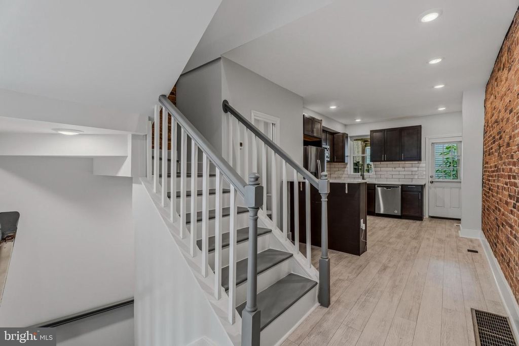 Image 7 of property listing at 1748 S HANOVER ST, Baltimore, MD 21230