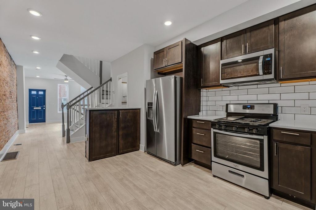 Image 9 of property listing at 1748 S HANOVER ST, Baltimore, MD 21230