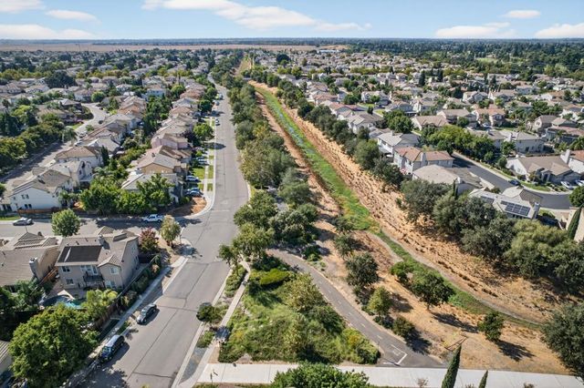 5817 Spring Flower Drive, Elk Grove, CA 95757