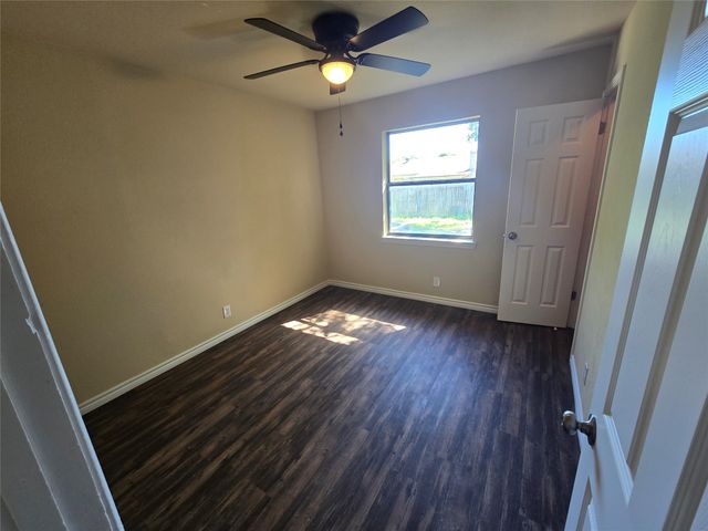 7528 Meadowlark Lane N, Watauga, TX 76148