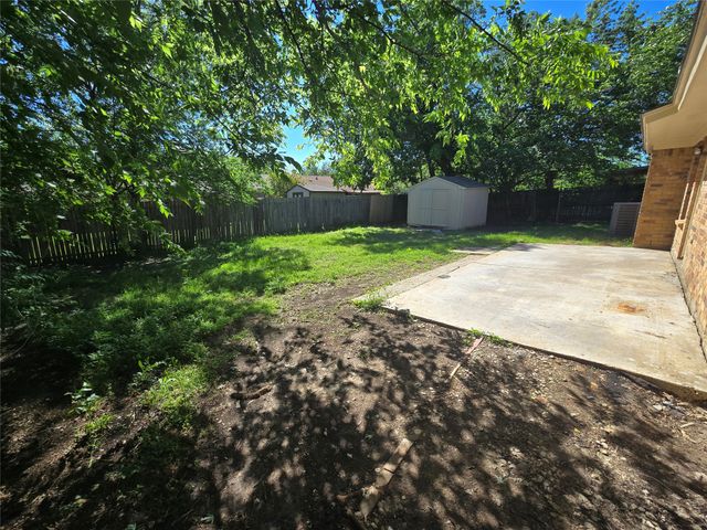7528 Meadowlark Lane N, Watauga, TX 76148