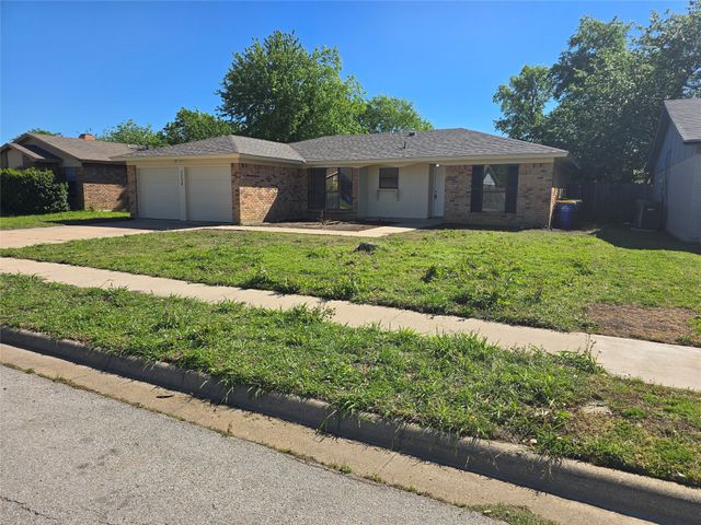 7528 Meadowlark Lane N, Watauga, TX 76148