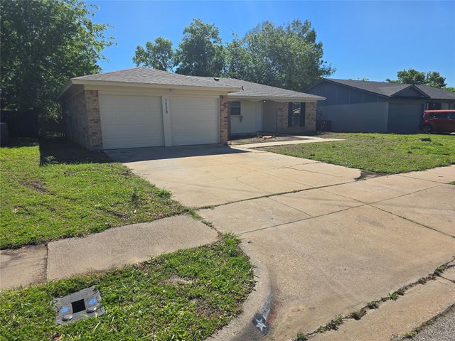 7528 Meadowlark Lane N, Watauga, TX 76148