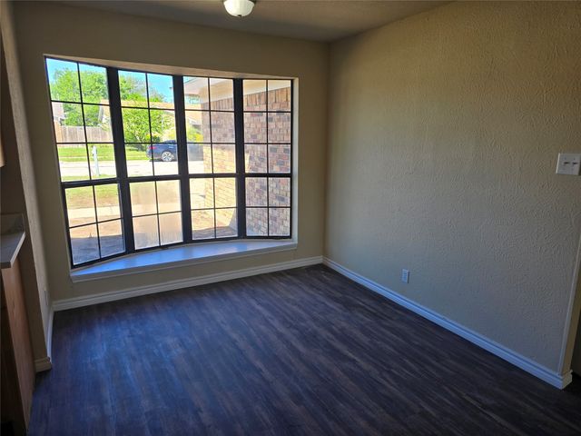 7528 Meadowlark Lane N, Watauga, TX 76148