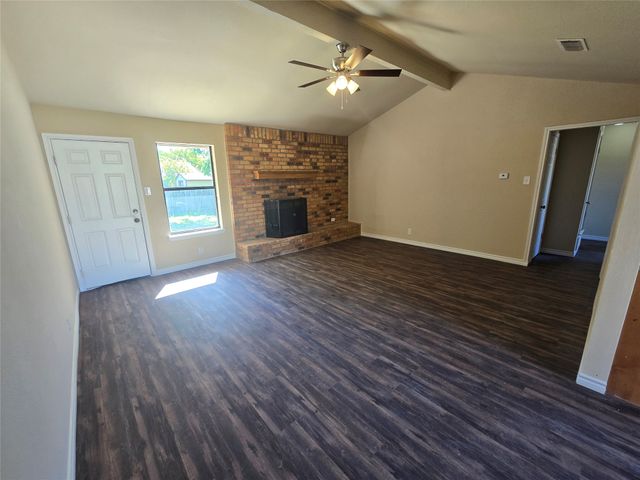 7528 Meadowlark Lane N, Watauga, TX 76148