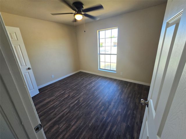 7528 Meadowlark Lane N, Watauga, TX 76148