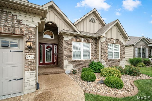 256 Mason Glen Drive, Lake St Louis, MO 63367