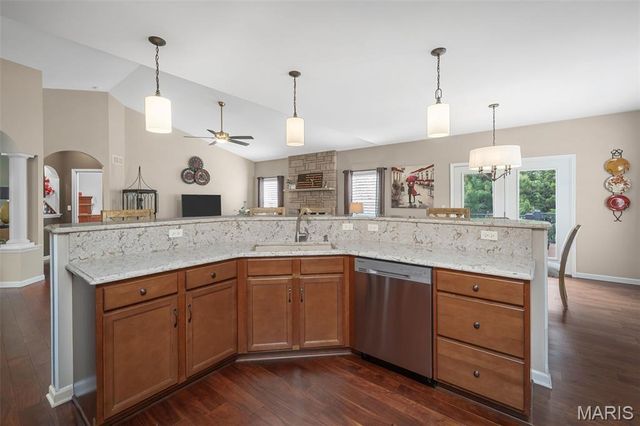 256 Mason Glen Drive, Lake St Louis, MO 63367