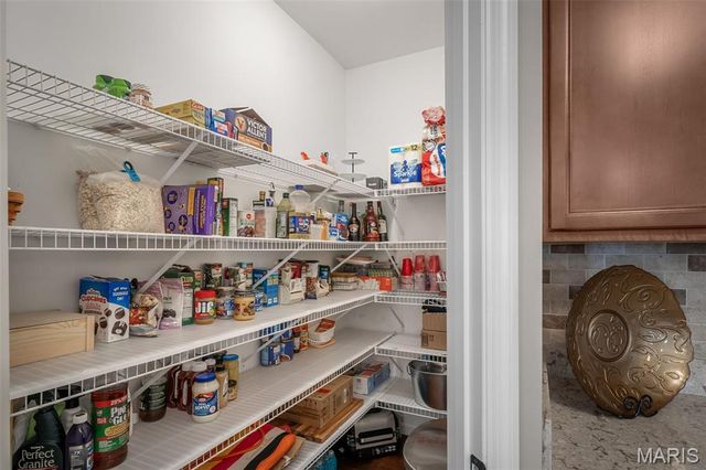 256 Mason Glen Drive, Lake St Louis, MO 63367