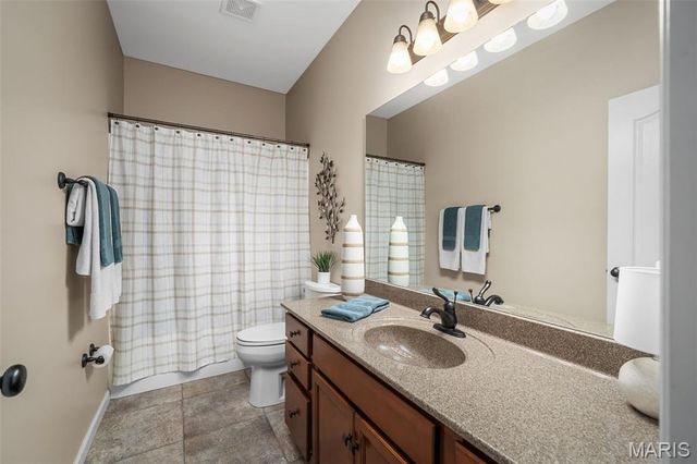 256 Mason Glen Drive, Lake St Louis, MO 63367