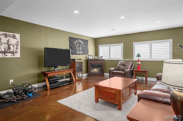 256 Mason Glen Drive, Lake St Louis, MO 63367