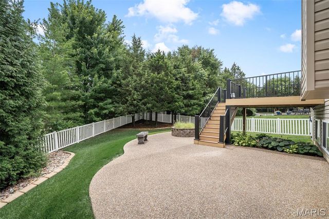 256 Mason Glen Drive, Lake St Louis, MO 63367