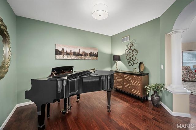 256 Mason Glen Drive, Lake St Louis, MO 63367