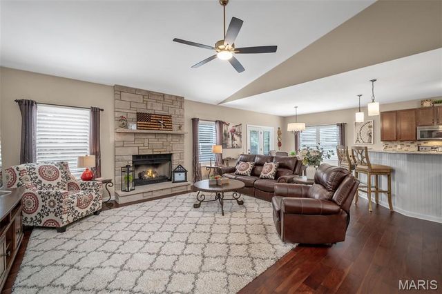 256 Mason Glen Drive, Lake St Louis, MO 63367
